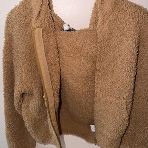 𝐘𝐨𝐮𝐧𝐠 𝐅𝐚𝐛𝐮𝐥𝐨𝐮𝐬 & 𝐁𝐫𝐨𝐤𝐞 𝐂𝐚𝐦𝐞𝐥 𝐓𝐞𝐱𝐭𝐮𝐫𝐞𝐝 𝐒𝐰𝐞𝐚𝐭𝐞𝐫